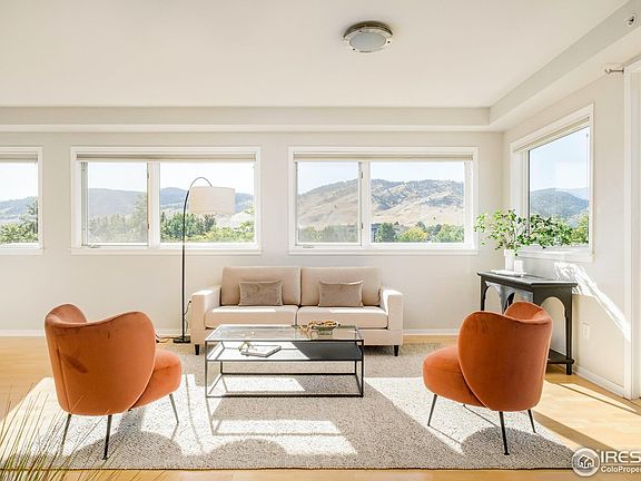 3rd image of 4650 Holiday Dr #301