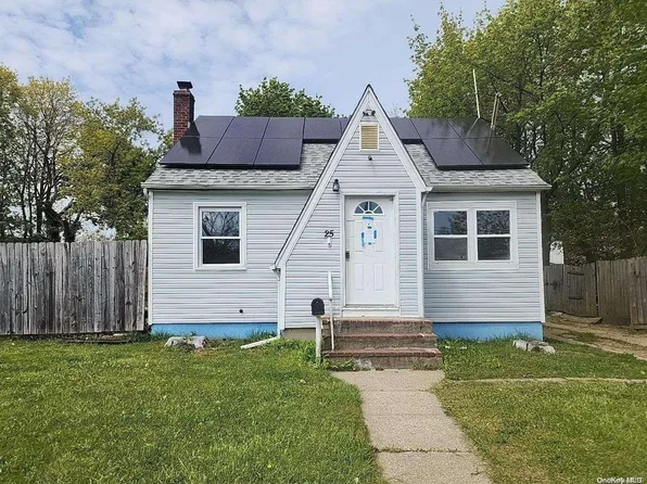 25 E Booker Avenue, Wyandanch, NY 11798