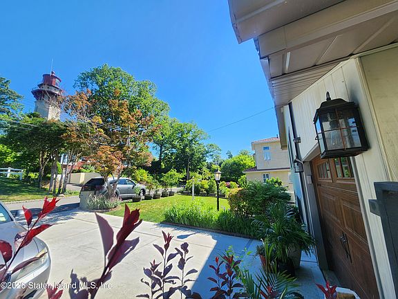 2nd image of 16 Manor Ct