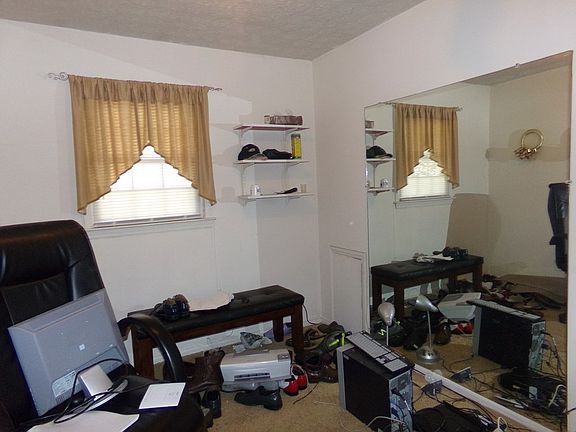 2nd image of 236 Searcy St