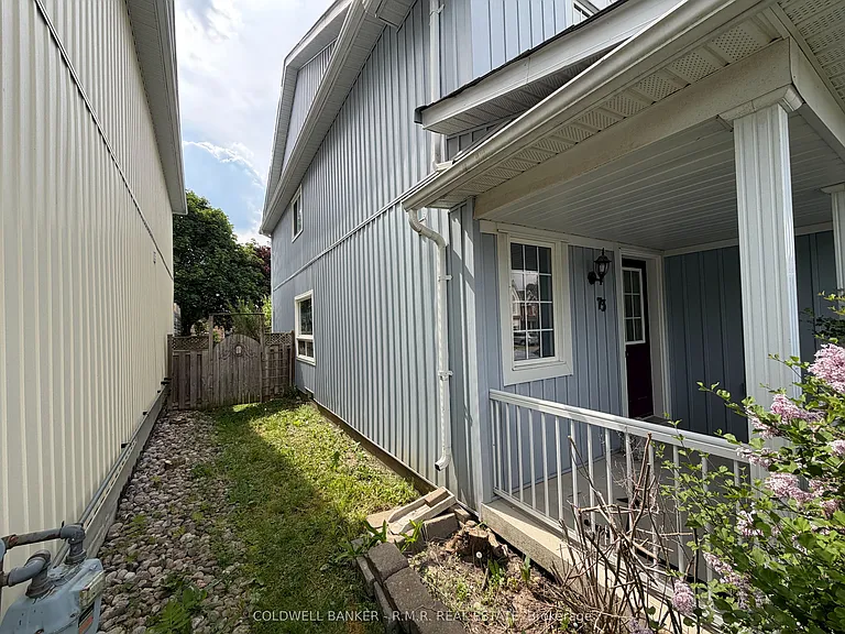 75 Margaret Graham Cres — Photo 30