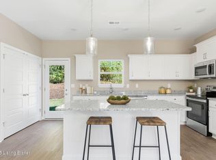 1146 Greens Dr, Simpsonville, KY 40067