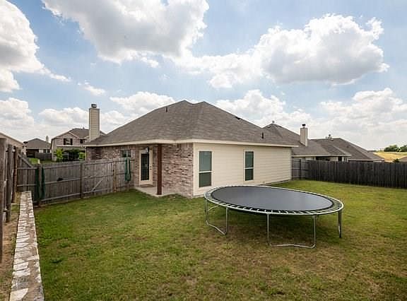 5th image of 216 Clark Dr