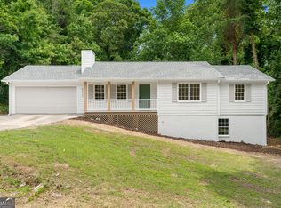 6273 Oak Ridge Dr, Flowery Branch, GA 30542