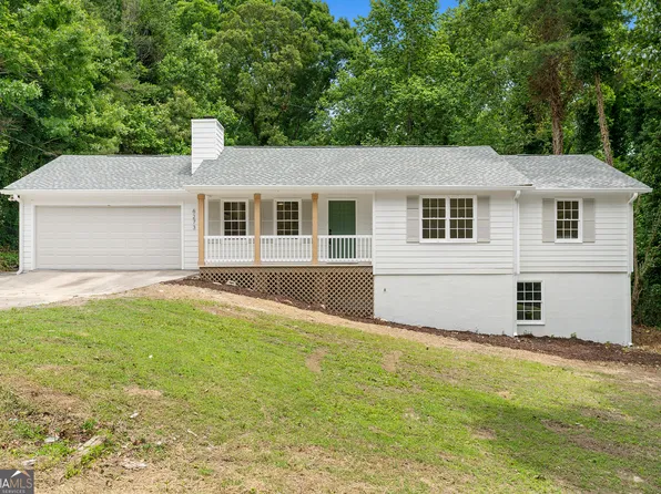 6273 Oak Ridge Dr, Flowery Branch, GA 30542