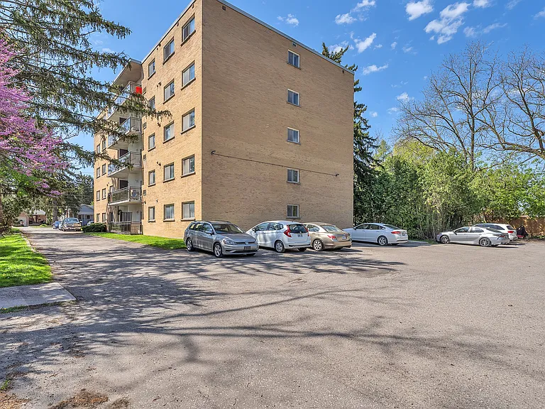 104 Devonshire Ave #301 — Photo 2