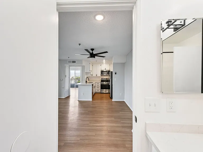 310 Virgil — Photo 88