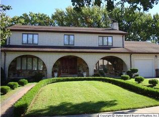 70 Castor Pl, Staten Island, NY 10312