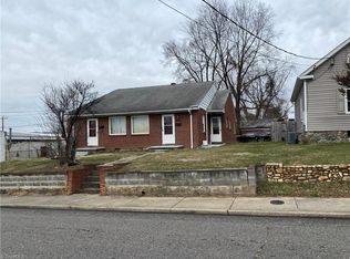 306 Orchard St #308, Mount Airy, NC 27030