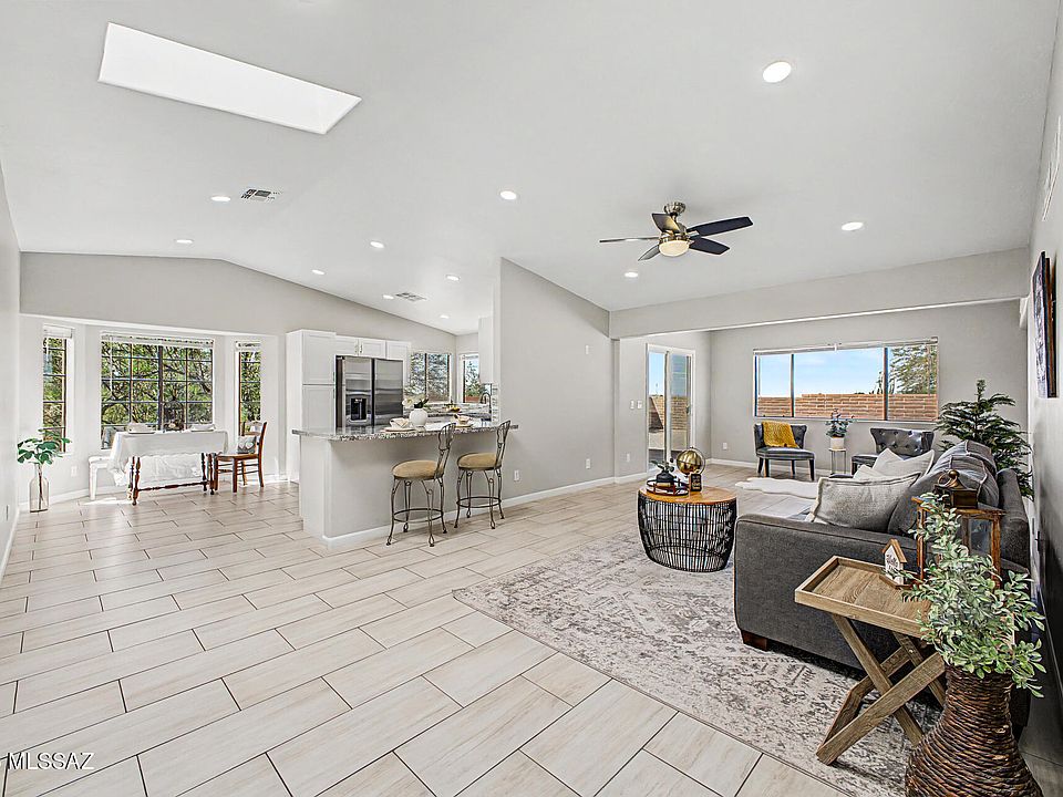 1st image of 3098 S Giovanna Dr