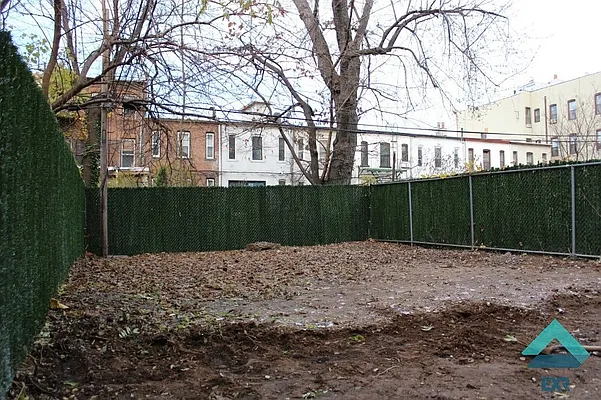 Rented by EXR | media 65