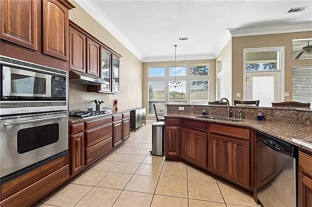25 Oak Tree Dr — Photo 5