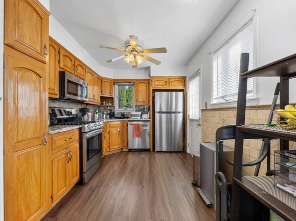 159 Seneca Avenue image 7 of 34