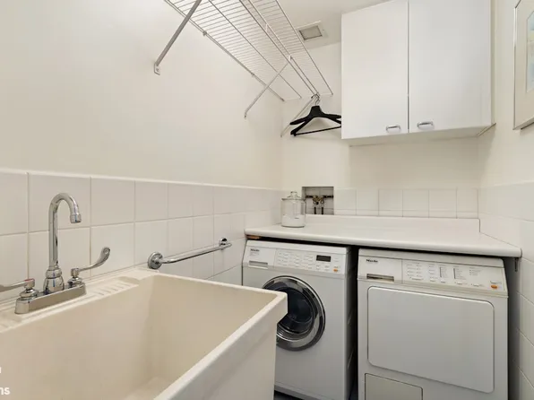 650 Park Avenue image 10 of 10