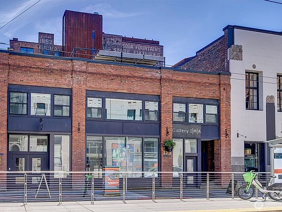 2nd image of 121 S Jackson Street #4