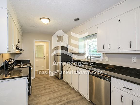 3rd image of 2958 Glenn Hills Dr