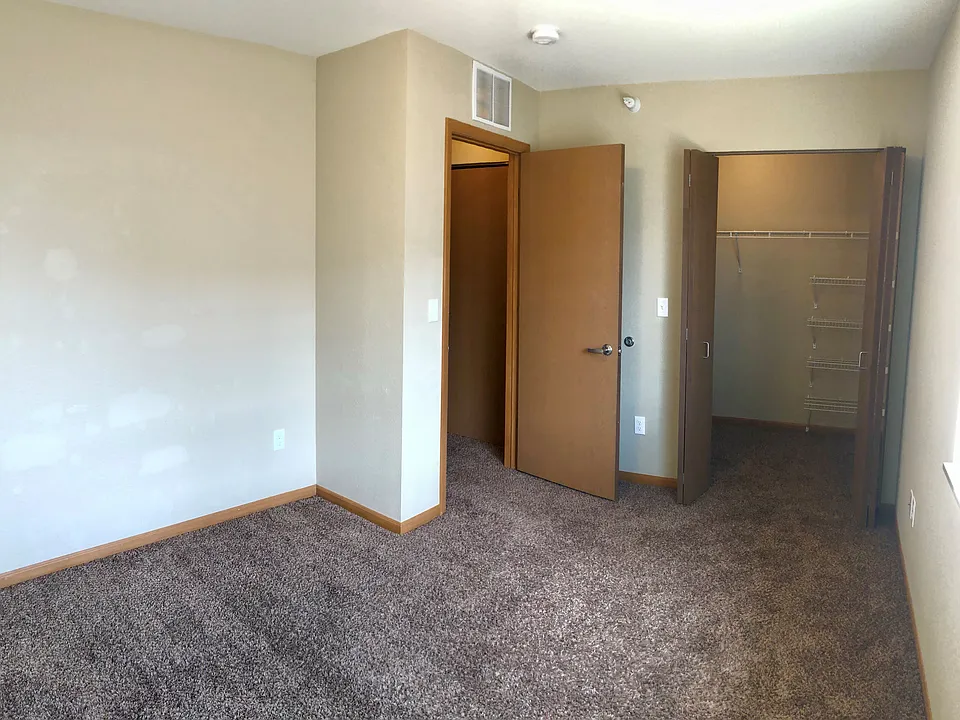 1700 Abraham Pkwy #2