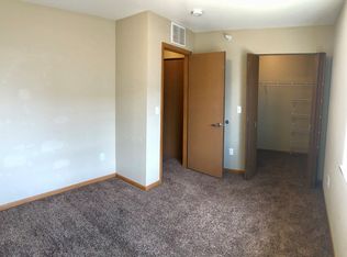 1620 Abraham Pkwy #5, Dickinson, ND 58601