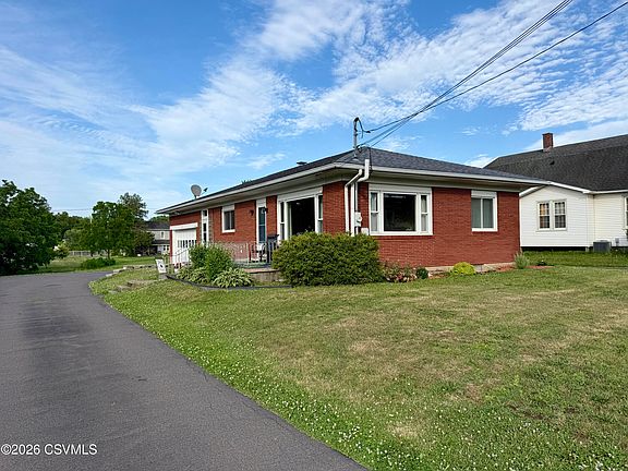 2nd image of 121 S Maple St