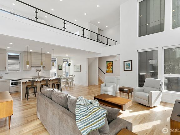 5th image of 408 Aloha Street