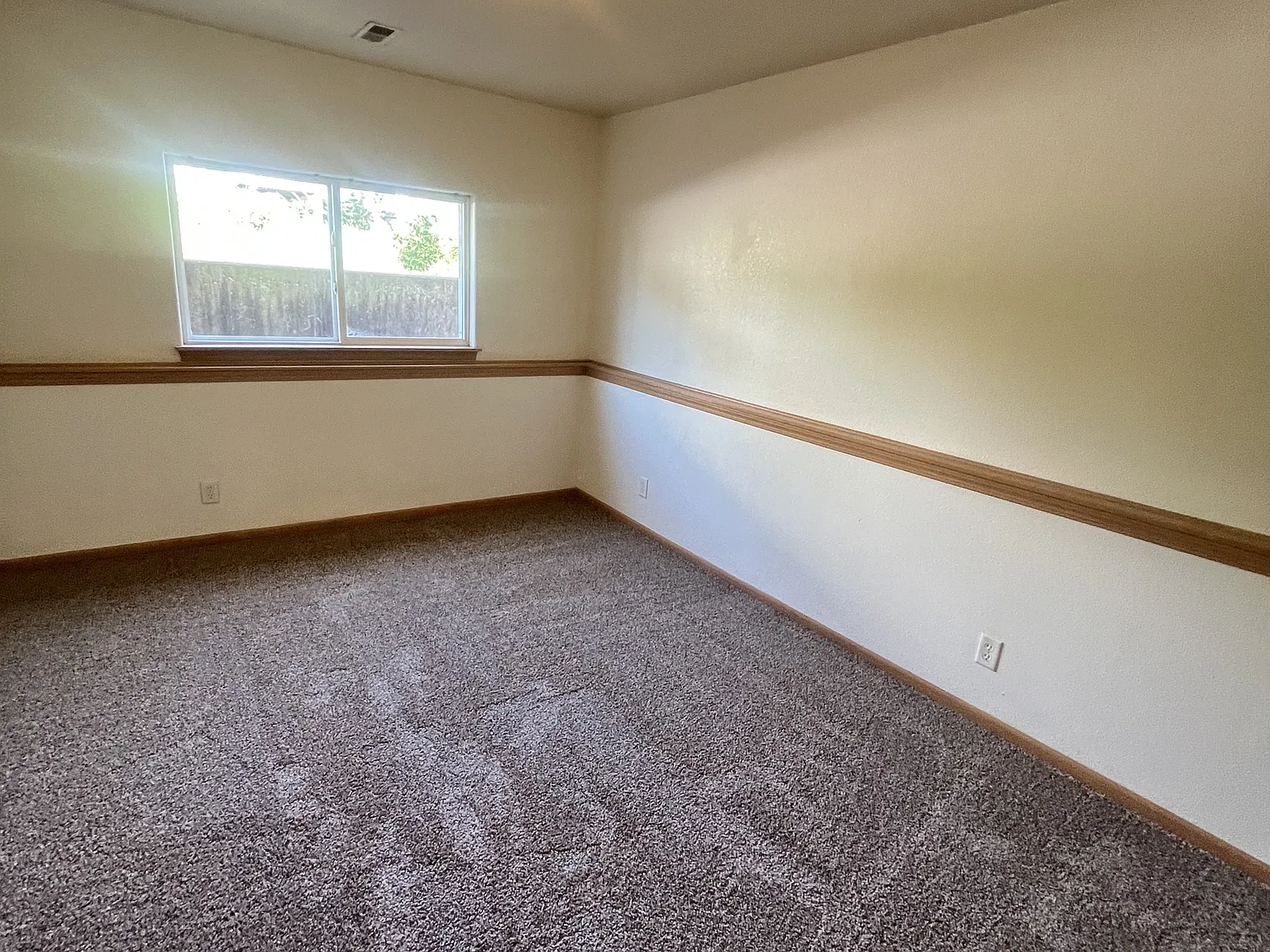 405 Broad St — Photo 2