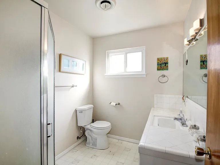 1201 Oak Ave — Photo 13