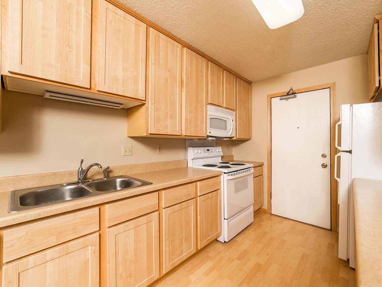 Parkwood Heights Apartments — Photo 2