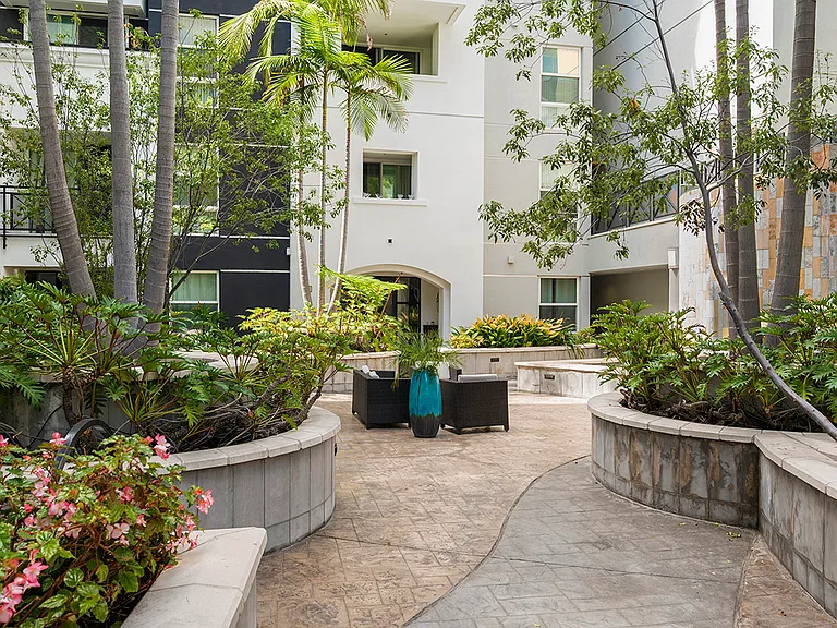 525 11th Ave #1402 — Photo 44