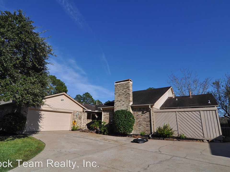 2nd image of 15155 Diana Ln
