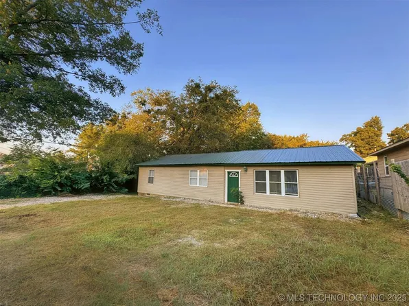 111 S Logan Dr, Tahlequah, OK 74464