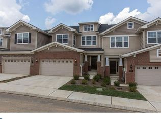 402 Elton Farm Cir, Glen Mills, PA 19342