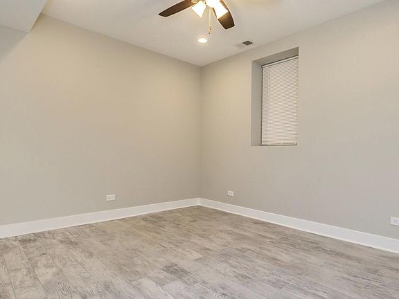 4th image of 1055 N Wolcott Ave Unit G