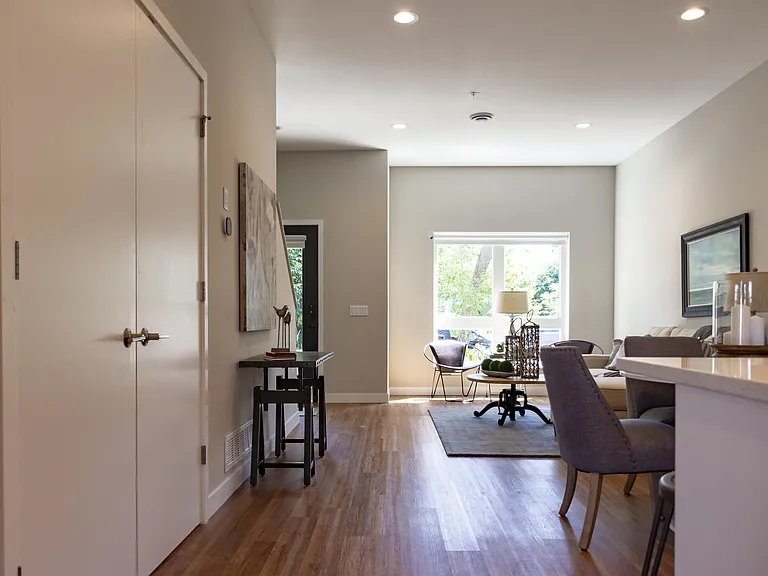 207 24th Ave NE #4 — Photo 19