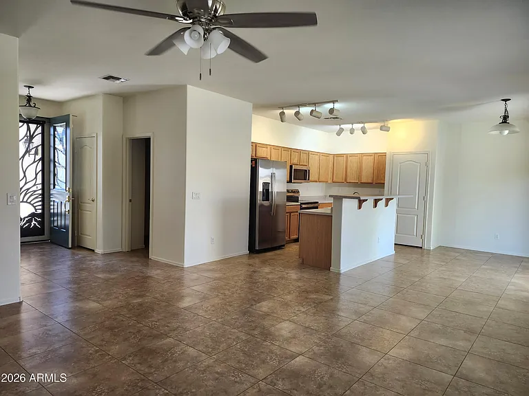 17938 W Port Royale Ln — Photo 3