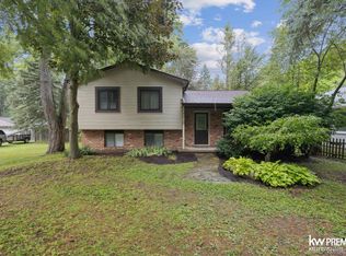 4810 Hobson Ave, Waterford, MI 48328