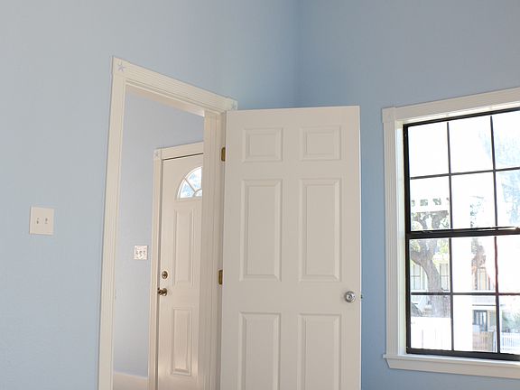 2nd image of 1318 Avenue M 1/2
