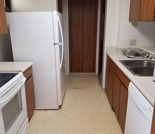 3rd image of 5090 Likini St #East102