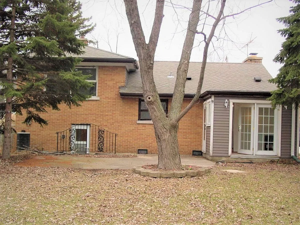 349 N Main Street — Photo 2