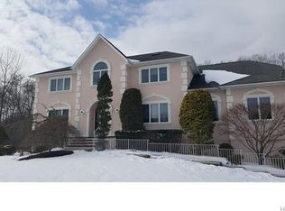 6 Fosse Ct, Airmont, NY 10952