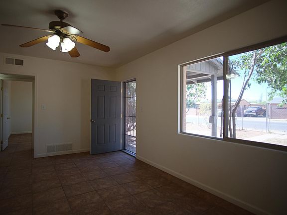 5th image of 3802 E 32nd St Unit A