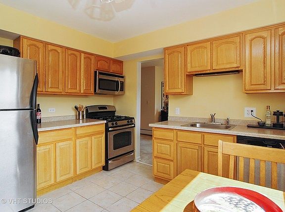 4th image of 1040 Erie St APT 507