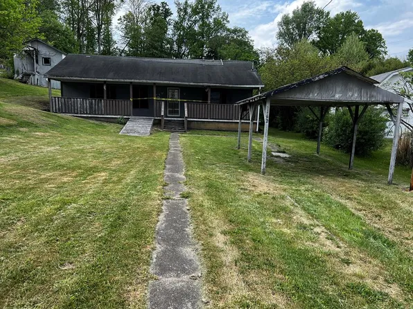 112 Clark Ave, Fayetteville, WV 25840