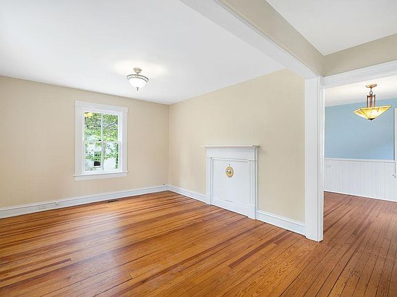 4th image of 106 Leigh St