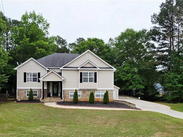 1005 Creek Run Pl, Temple, GA 30179