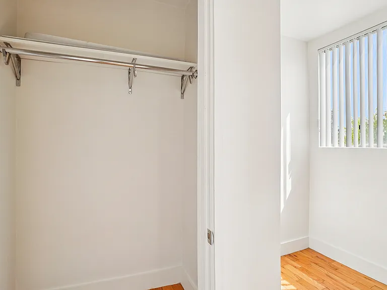 1008 N New Hampshire Ave #1006-1/2 — Photo 11