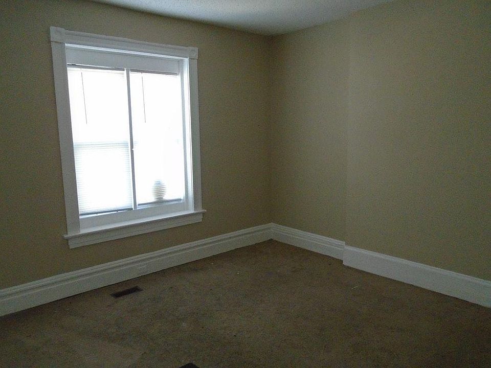 2nd image of 4555 S Compton Ave #2F
