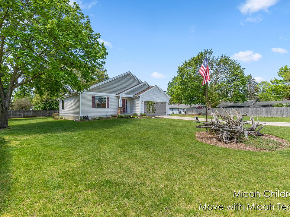 225 N G St, Trufant, MI 49347 Zillow