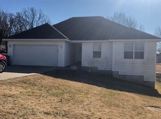 621 Julian St, Marshfield, MO 65706