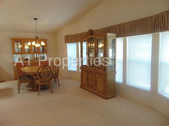 5th image of 61 Oakmont St