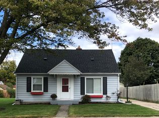 1119 Oaklawn St NE, Grand Rapids, MI 49505